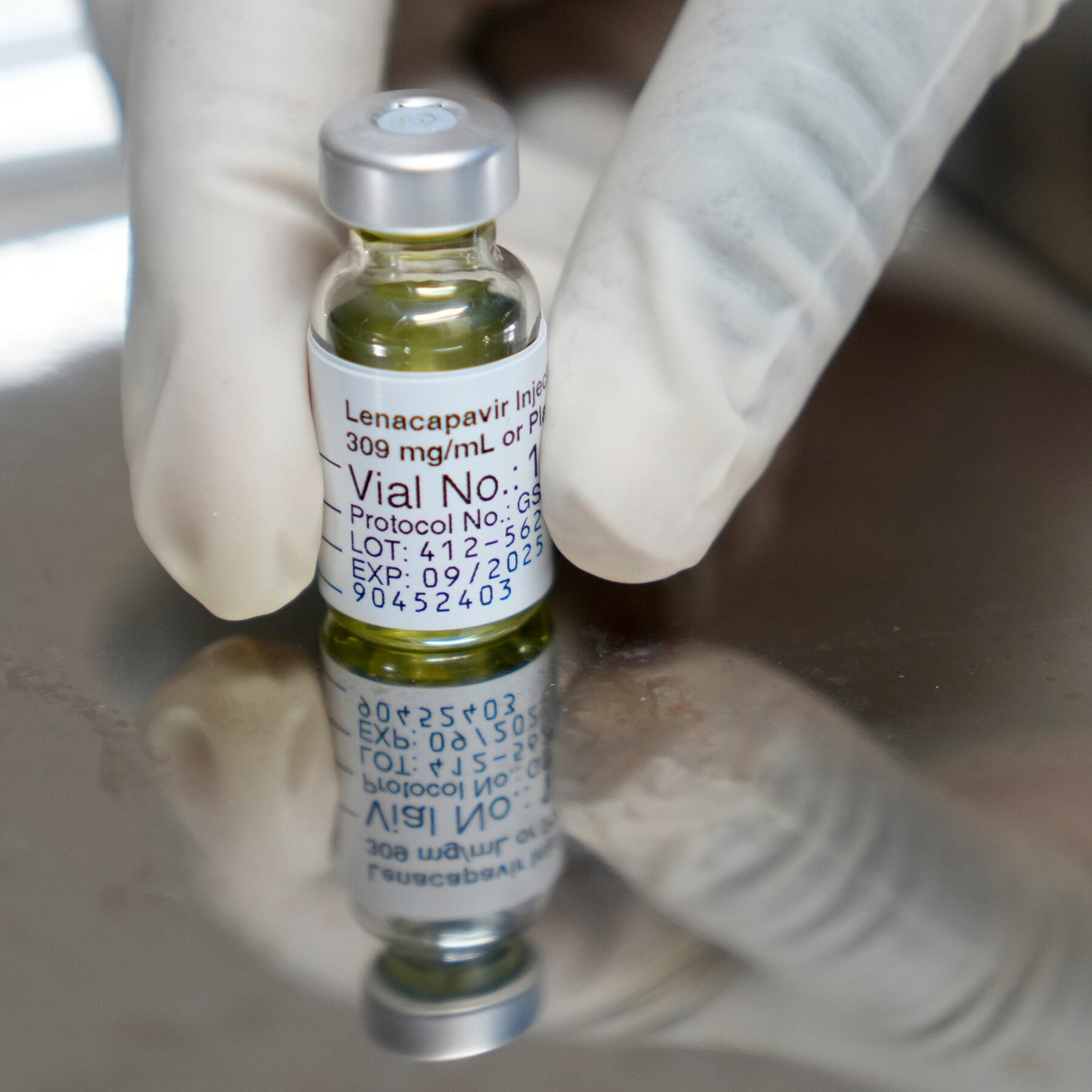 00hs-hiv-zjbl-mediumSquareAt3X